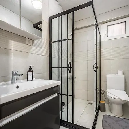 Convenience 2br Flat Wac 5 Min To Taksim Square Estambul