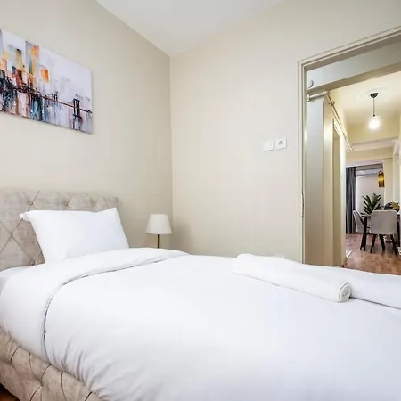 Convenience 2br Flat Wac 5 Min To Taksim Square 아파트